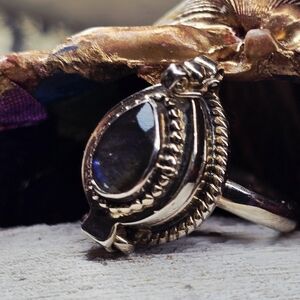 🌻 Natural Labadorite & Sterling Silver Poison Ring Size 6
